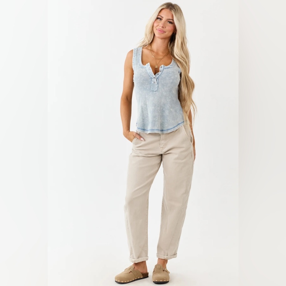 NWT Textured Knit Washed Contrast Denim Trim Patch Back Henley Tank Top Blue - Picture 4 of 7